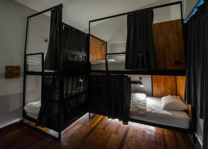 4share (adults Only) Hostel