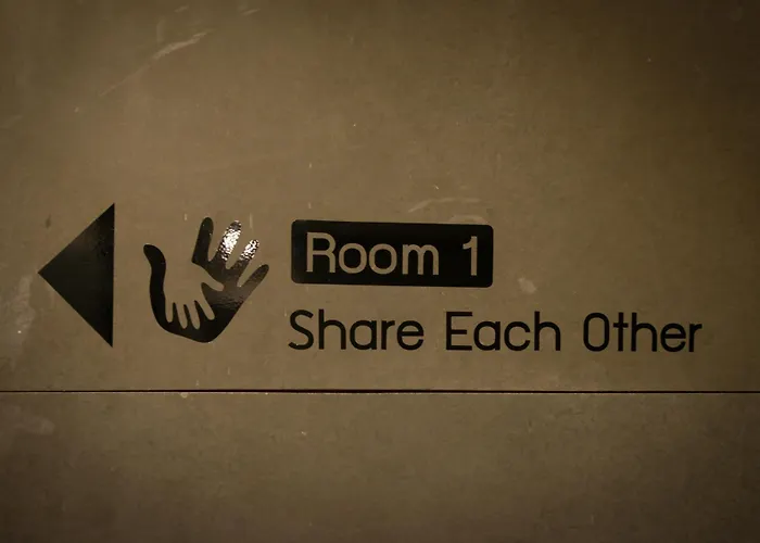 4share (adults Only) Hostel